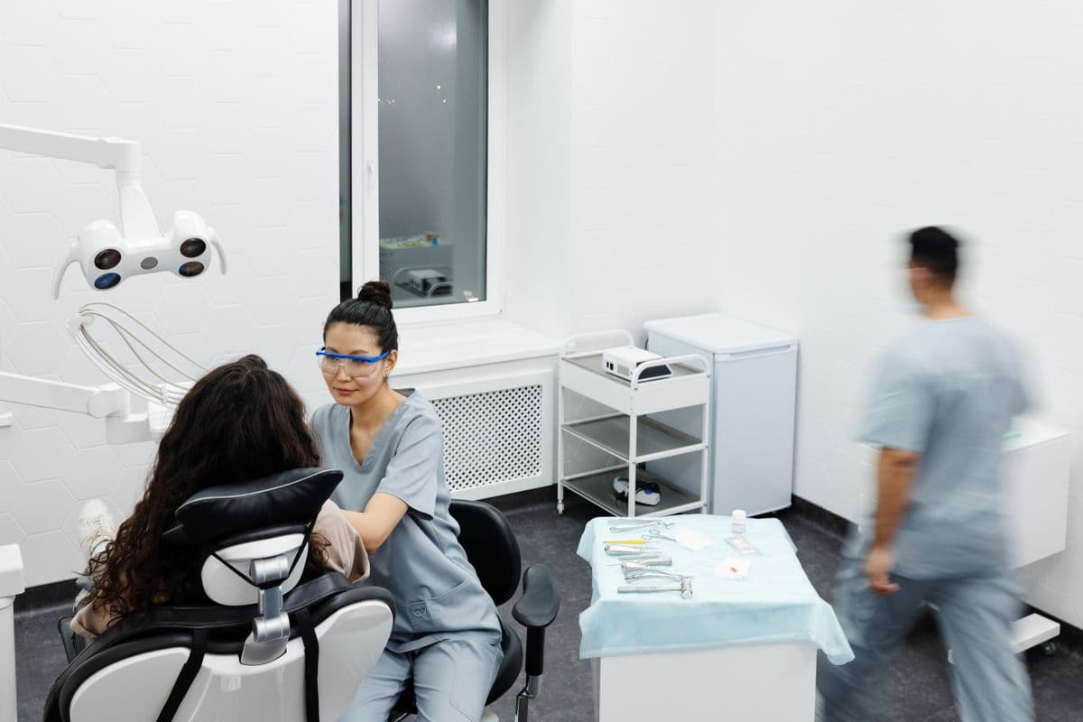Chi phí trồng răng Implant phụ thuộc vào những yếu tố nào?