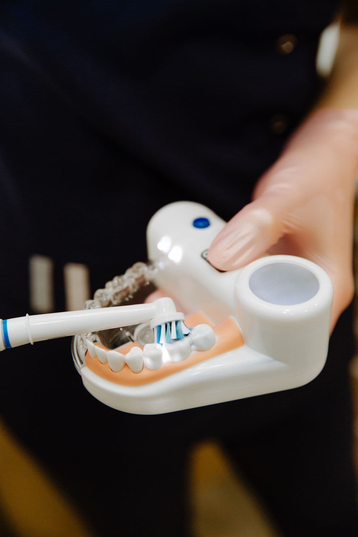 Lấy cao răng có hại men răng không? Bao lâu nên lấy một lần?